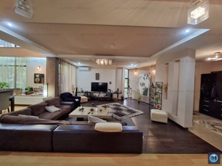 Vila cu 8 camere de vanzare, zona Nord, 554.44 mp