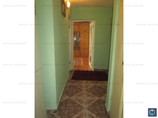 Apartament 4 camere de vanzare, zona Penes Curcanul, 77 mp