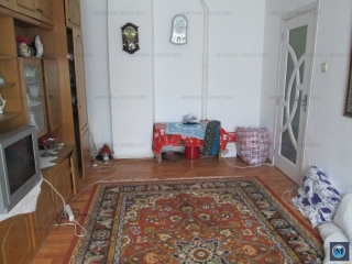 Apartament 4 camere de vanzare, zona Penes Curcanul, 77 mp
