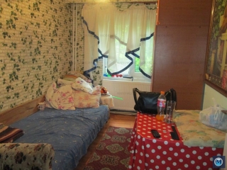 Apartament 4 camere de vanzare, zona Penes Curcanul, 77 mp