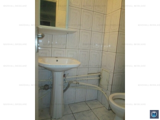 Apartament 4 camere de vanzare, zona Penes Curcanul, 77 mp