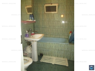 Apartament 4 camere de vanzare, zona Penes Curcanul, 77 mp