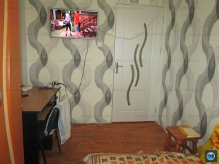 Apartament 4 camere de vanzare, zona Penes Curcanul, 77 mp