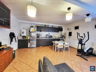 Casa cu 3 camere de vanzare, zona Republicii, 160 mp