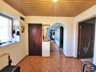Casa cu 3 camere de vanzare, zona Republicii, 160 mp