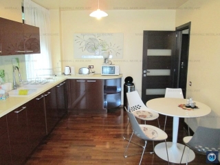 Apartament 3 camere de vanzare, zona Albert, 211 mp