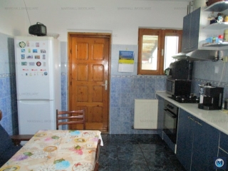 Vila cu 5 camere de vanzare, zona Malu Rosu, 150.45 mp