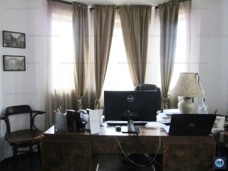 Vila cu 5 camere de vanzare, zona Exterior Vest, 200 mp