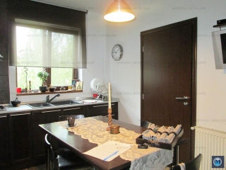 Vila cu 5 camere de vanzare, zona Exterior Vest, 200 mp