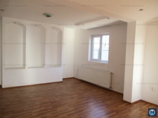 Vila cu 7 camere de vanzare in Strejnicu, 344.22 mp