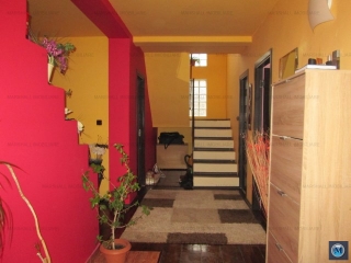 Vila cu 6 camere de vanzare in Tatarani, 250 mp