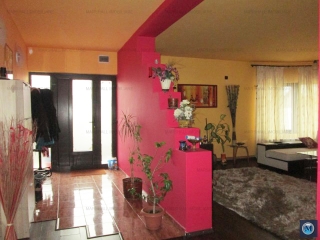 Vila cu 6 camere de vanzare in Tatarani, 250 mp