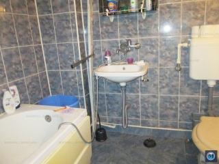 Casa cu 5 camere de vanzare, zona Gheorghe Doja, 80 mp