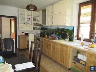 Vila cu 5 camere de vanzare, zona Malu Rosu, 134.08 mp