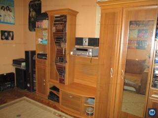 Vila cu 10 camere de vanzare, zona Central, 227.29 mp