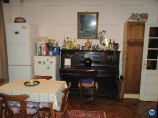 Vila cu 10 camere de vanzare, zona Central, 227.29 mp