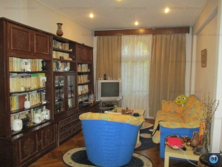 Vila cu 10 camere de vanzare, zona Central, 227.29 mp