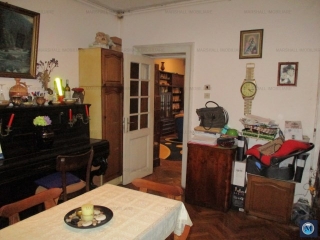 Vila cu 10 camere de vanzare, zona Central, 227.29 mp