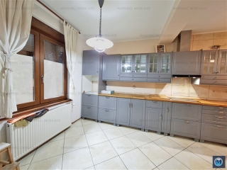 Vila cu 4 camere de vanzare in Barcanesti, 221 mp