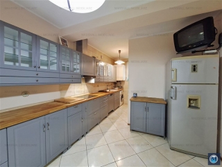 Vila cu 4 camere de vanzare in Barcanesti, 221 mp