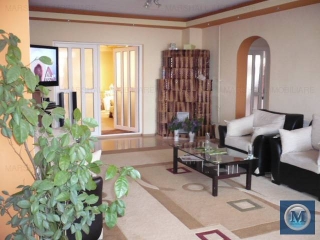 Vila cu 9 camere de vanzare, zona Central, 400 mp