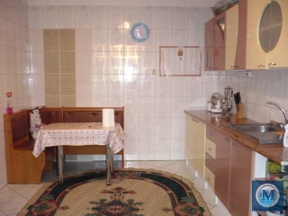Vila cu 9 camere de vanzare, zona Central, 400 mp