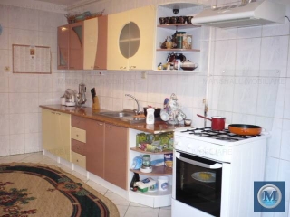 Vila cu 9 camere de vanzare, zona Central, 400 mp