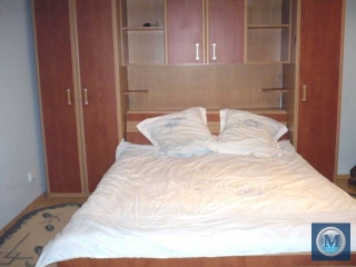 Vila cu 9 camere de vanzare, zona Central, 400 mp