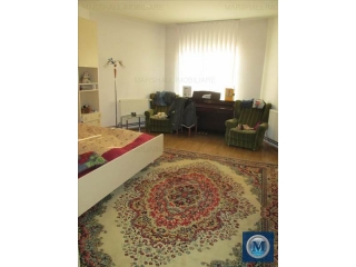 Vila cu 8 camere de vanzare, zona Buna Vestire, 333.11 mp