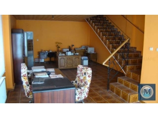 Vila cu 12 camere de vanzare in Strejnicu, 800 mp