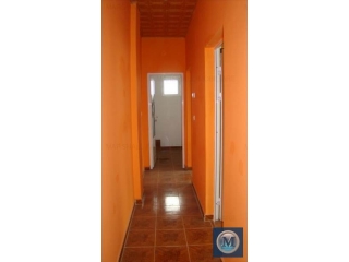 Vila cu 12 camere de vanzare in Strejnicu, 800 mp