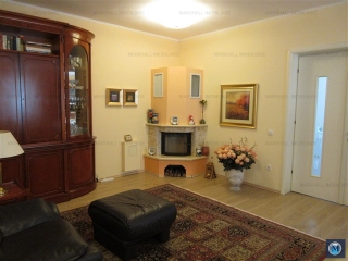 Vila cu 7 camere de vanzare in Baicoi, zona Vest, 360 mp
