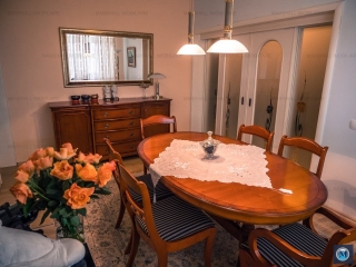 Vila cu 7 camere de vanzare in Baicoi, zona Vest, 360 mp
