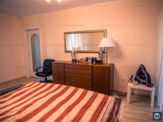Vila cu 7 camere de vanzare in Baicoi, zona Vest, 360 mp