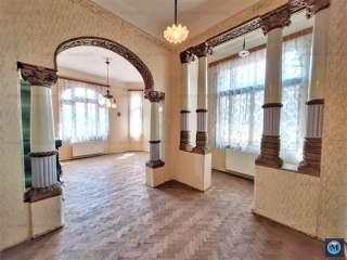 Casa cu 6 camere de vanzare, zona Ultracentral, 168 mp