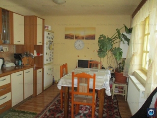 Vila cu 6 camere de vanzare, zona Traian, 145 mp