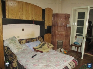 Vila cu 6 camere de vanzare, zona Traian, 145 mp