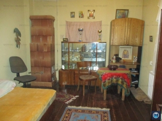 Vila cu 6 camere de vanzare, zona Traian, 145 mp