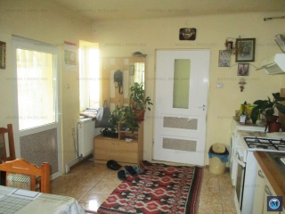 Vila cu 6 camere de vanzare, zona Traian, 145 mp