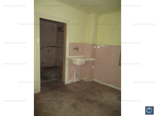 Casa cu 8 camere de vanzare, zona Mihai Bravu, 221.51 mp