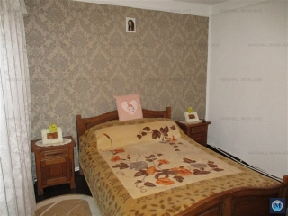 Casa cu 4 camere de vanzare, zona Transilvaniei, 170 mp