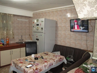 Casa cu 4 camere de vanzare, zona Transilvaniei, 170 mp