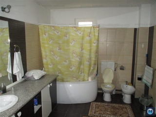 Vila cu 7 camere de vanzare, zona Bereasca, 350 mp