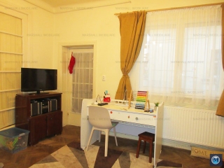 Casa cu 5 camere de vanzare, zona Central, 147.83 mp