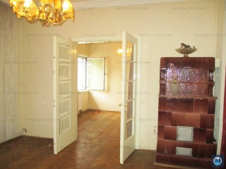 Vila cu 4 camere de vanzare, zona Central, 140 mp