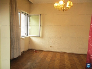 Vila cu 4 camere de vanzare, zona Central, 140 mp