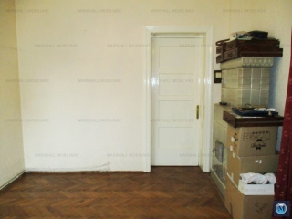 Vila cu 4 camere de vanzare, zona Central, 140 mp