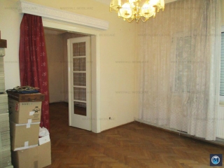 Vila cu 4 camere de vanzare, zona Central, 140 mp