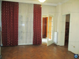 Vila cu 4 camere de vanzare, zona Central, 140 mp
