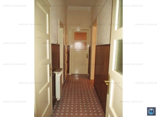 Vila cu 4 camere de vanzare, zona Central, 140 mp